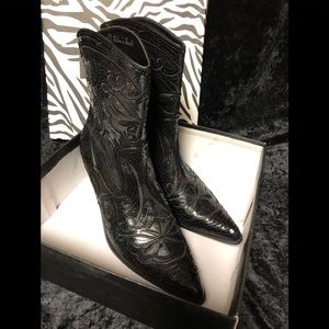 Women brand new Boots Size 11 Helen’s Heart